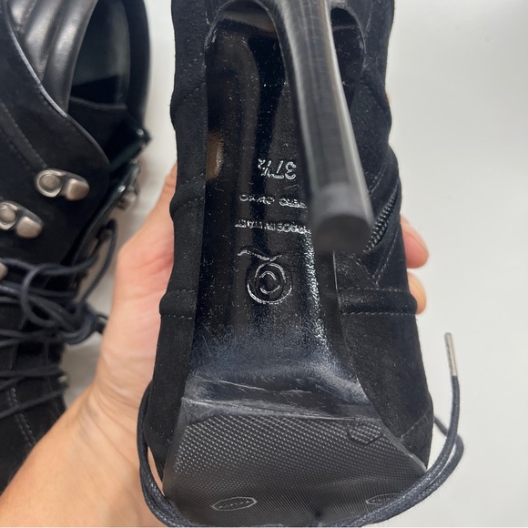 Alexander mcQeen heels new in box - Picture 2 of 8